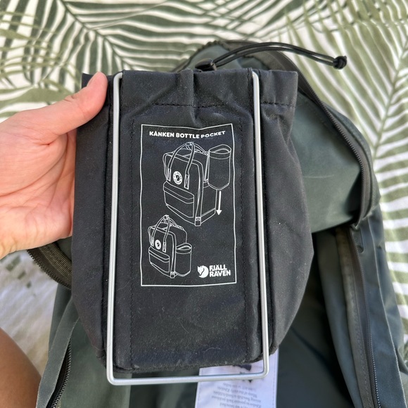 Fjallraven Kanken Laptop Bag 17” in Forest Green - Picture 7 of 13